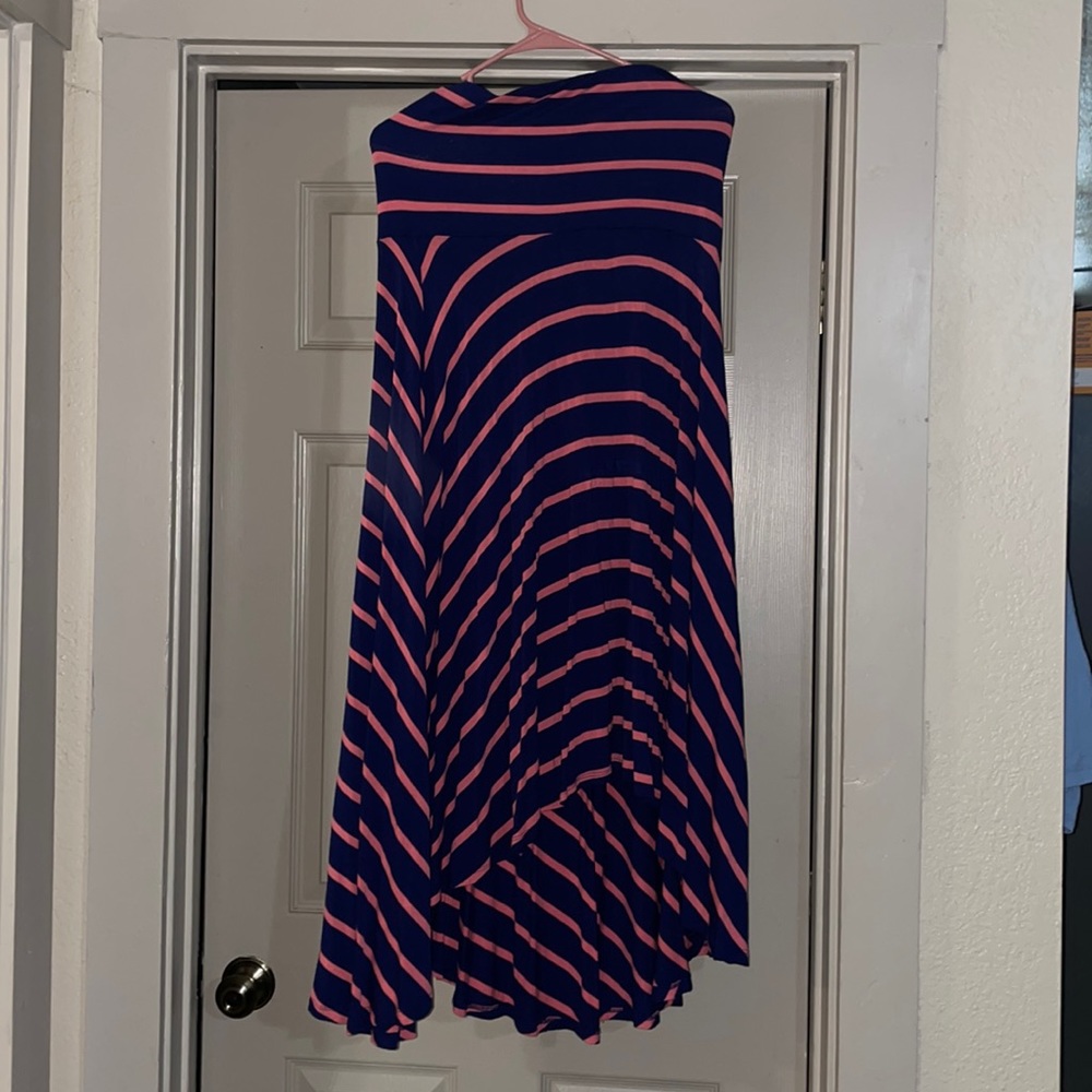 Strapless maternity dress